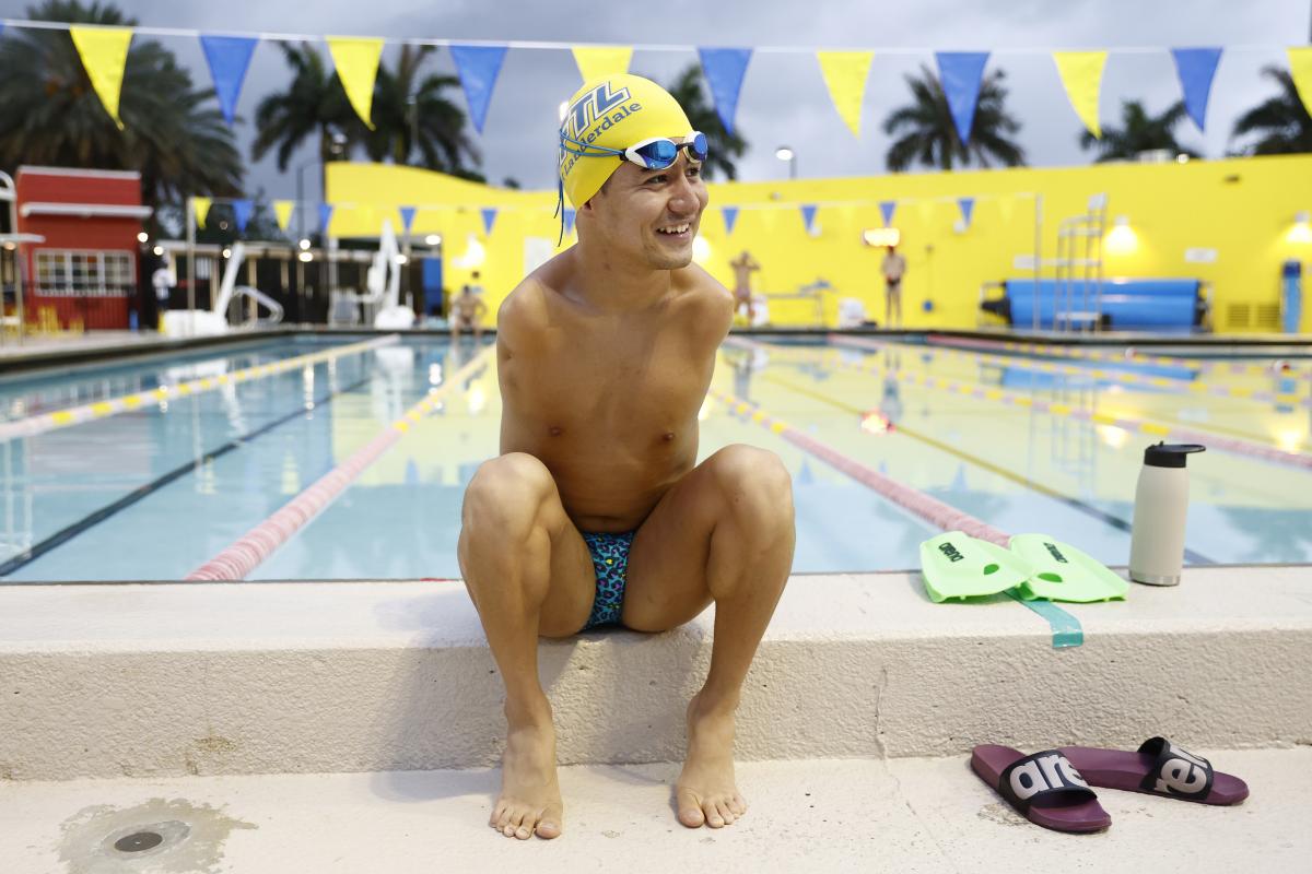 Abbas Karimi, an Afghan refugee in Fort Lauderdale, USA, during a training session. ©Getty Images/Michael Reaves 