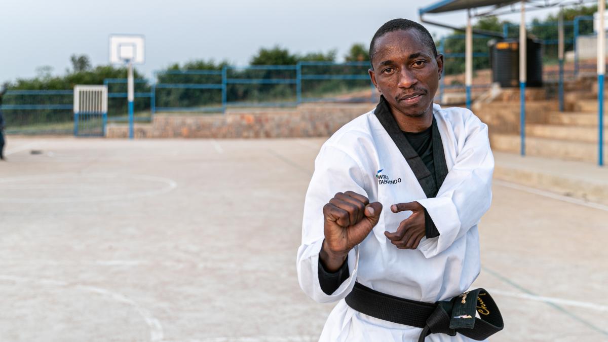 Parfait Hakizimana a créé un club de Taekwondo dans le camp de réfugiés où il a fuit.  ©UNHCR/Eugene Sibomana   