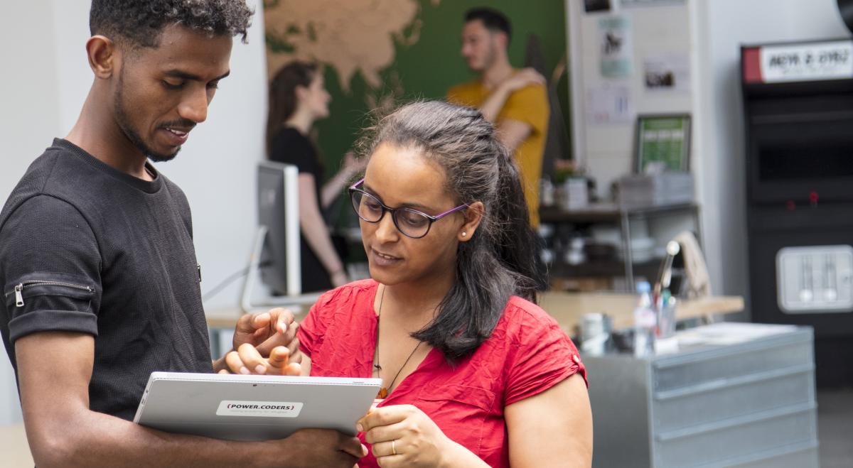 Das Programm von Powercoders hat einen besonderen Zweck: die Einstellung der Teilnehmer zu fördern. ©Powercoders