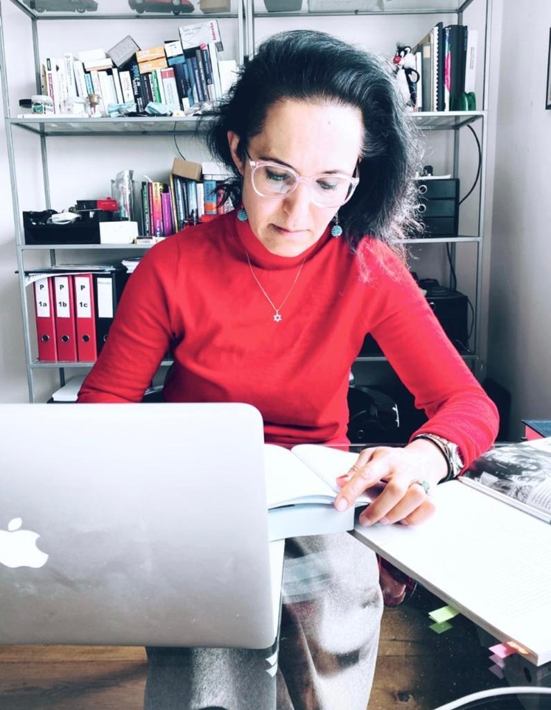 Lida at her workplace in Switzerland. © Lida Naeim-Jäggi