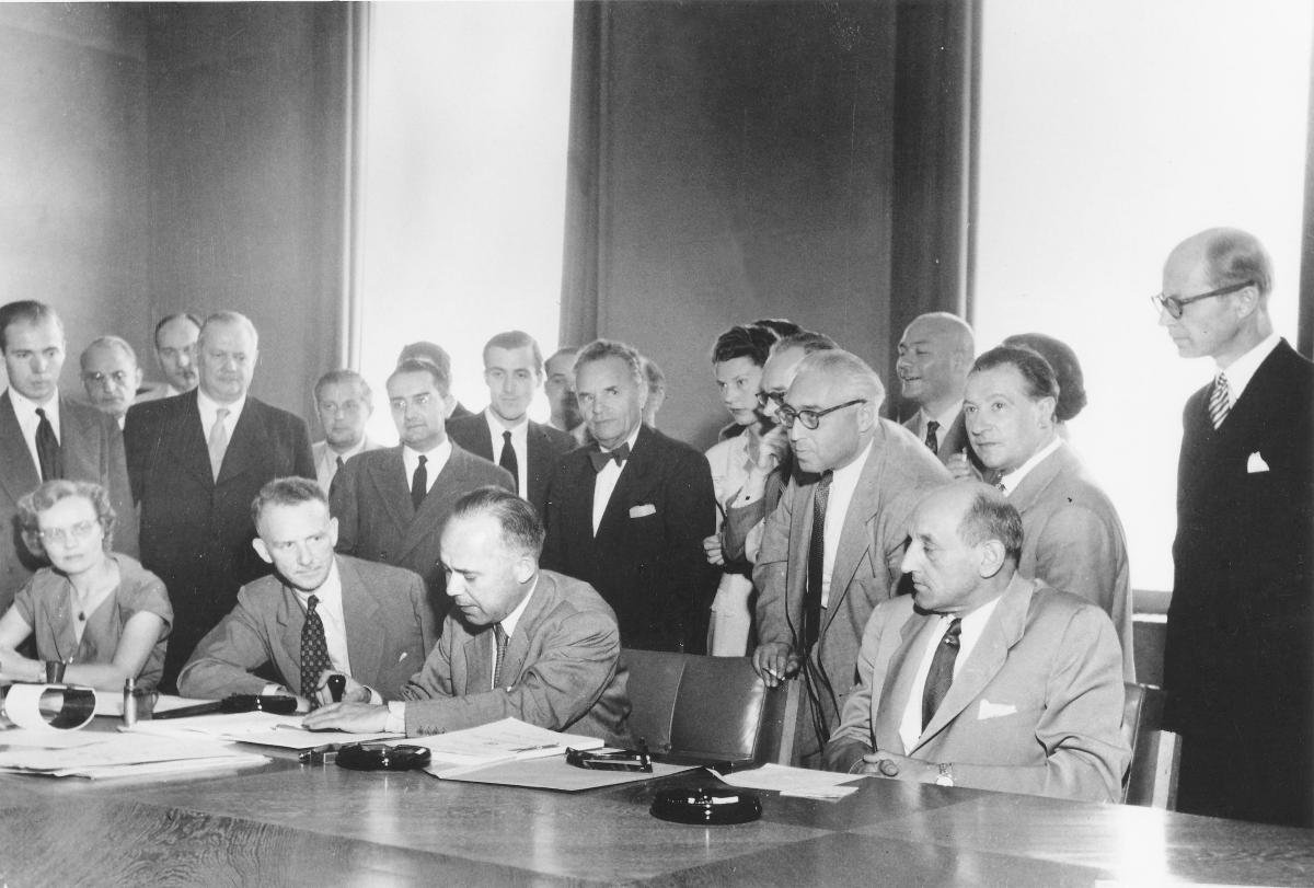 Unterzeichnung der Flüchtlingskonvention von 1951 in Genf, Schweiz © UN Archives