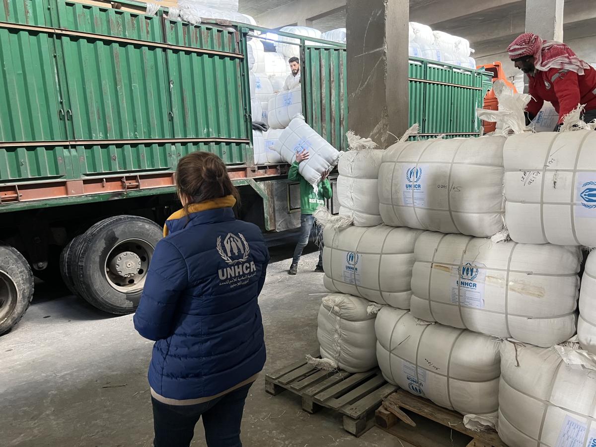 Dans le gouvernorat de Hama, les articles de secours de base expédiés arrivent pour être distribués. © UNHCR