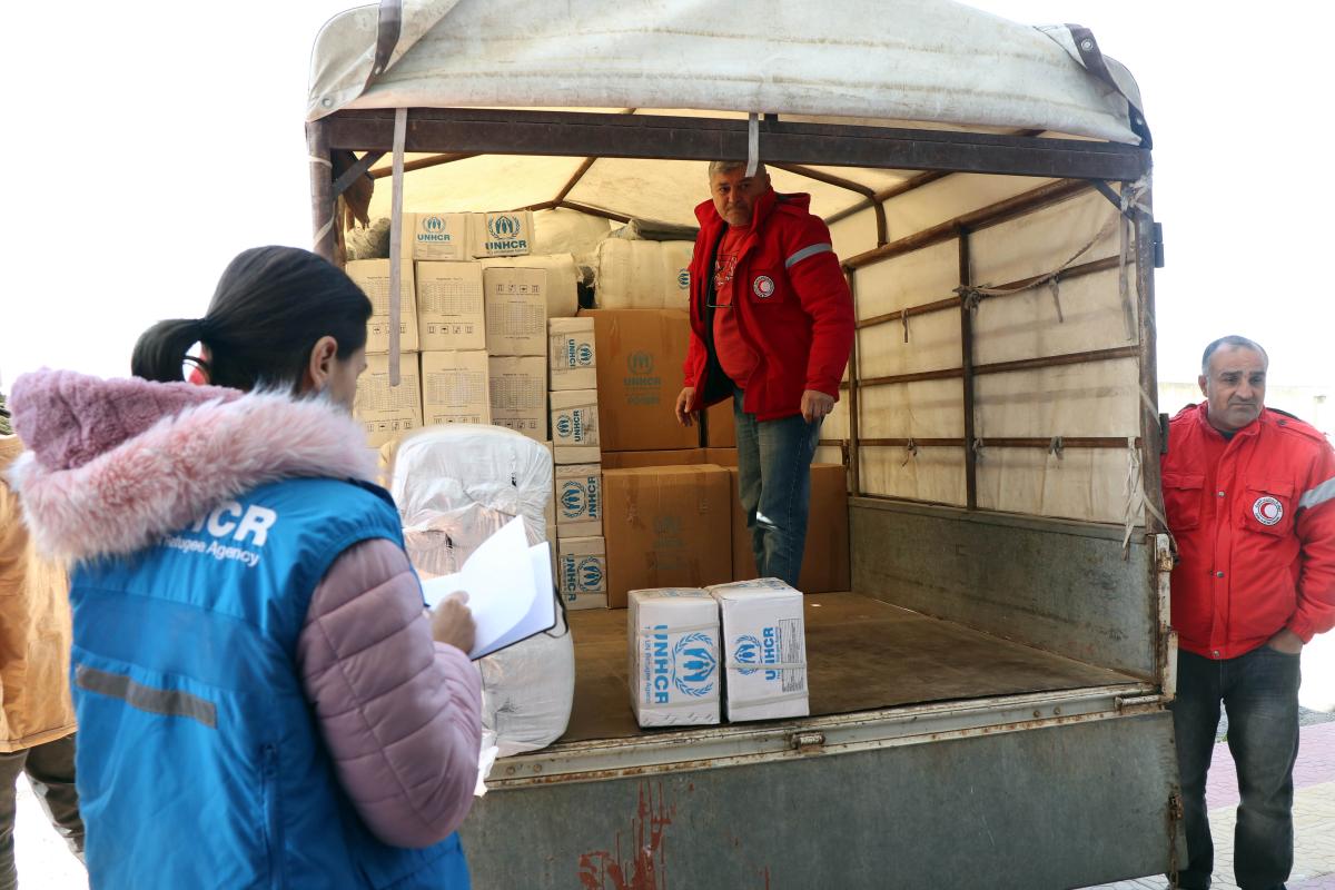 UNHCR-Hilfsgüter werden in der Nähe von Tartous, Syrien, verteilt. © UNHCR