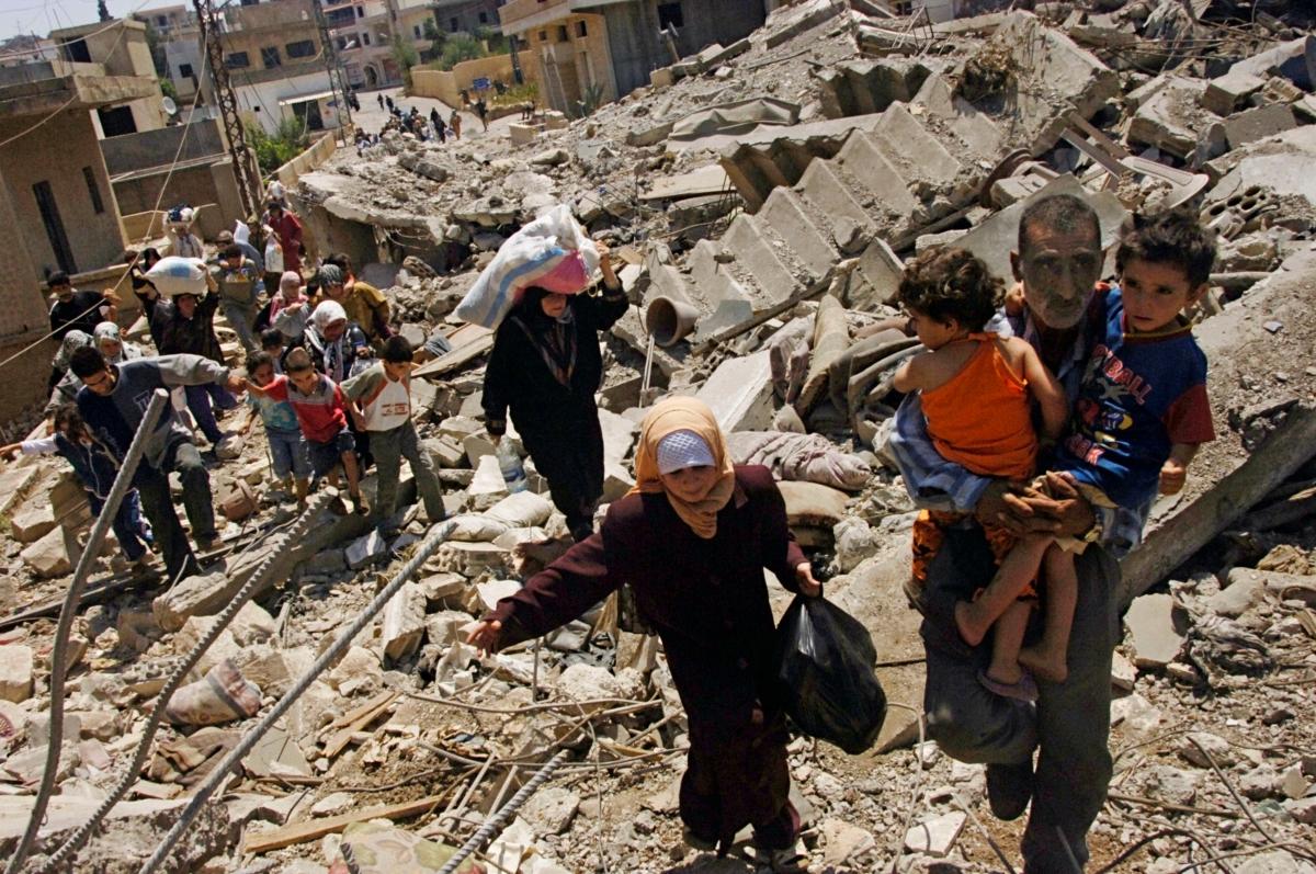 LEBANON. Aitaroun. 1 August 2006. © Thomas Dworzak/Magnum Photos