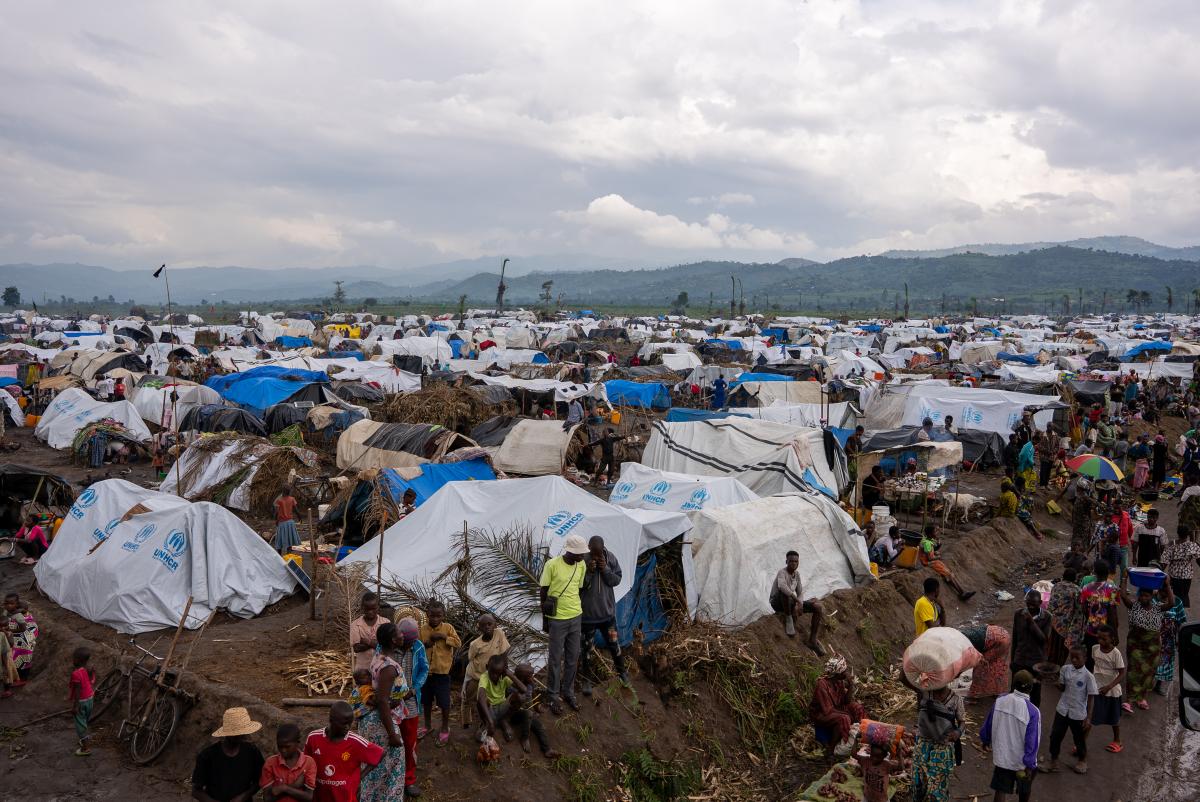 Thousands of civilians from eastern Democratic Republic of the Congo (DRC) have crossed into Burundi, fleeing intense fighting